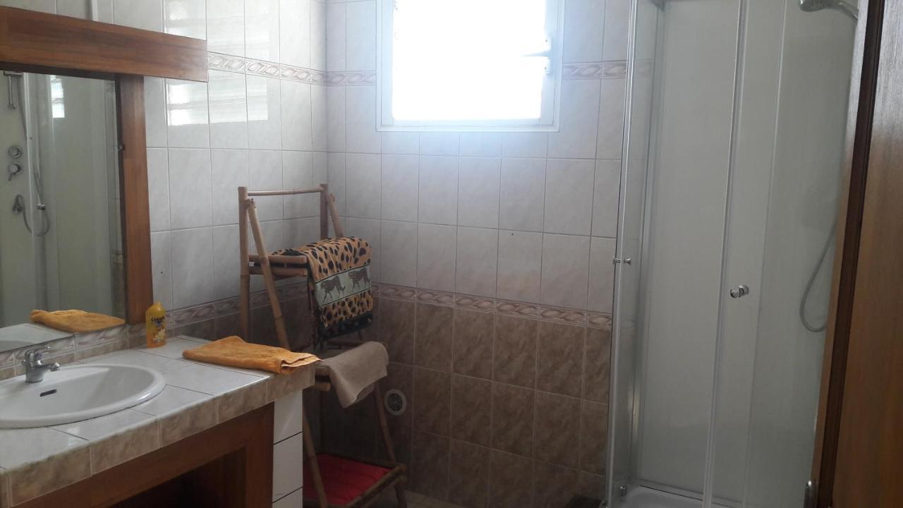Lakazadom974 - Chambres D'Hotes Saint-Gilles-les Hauts Bagian luar foto